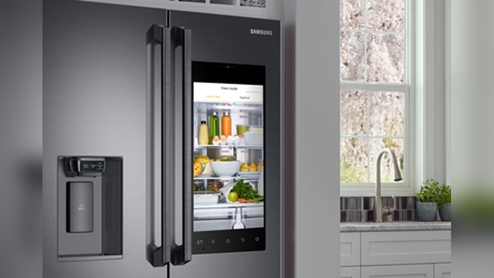 How Smart Fridges Track Food Expiration Dates